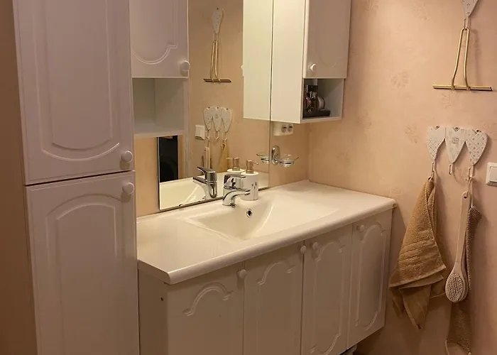 Lägenhet 3 Bedrooms, Close To The Center, Sauna, Free Parking Kirkenes